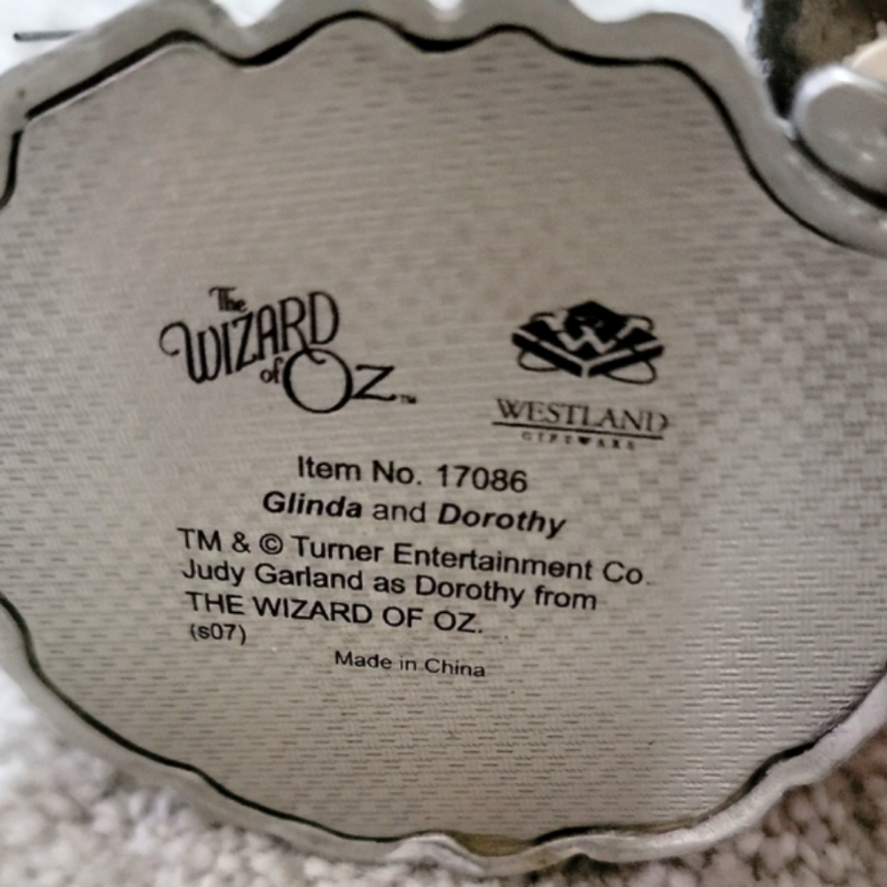 Wizard of Oz Glinda and Dorothy Pewter Figurine. 2007 - Picture 5 of 6